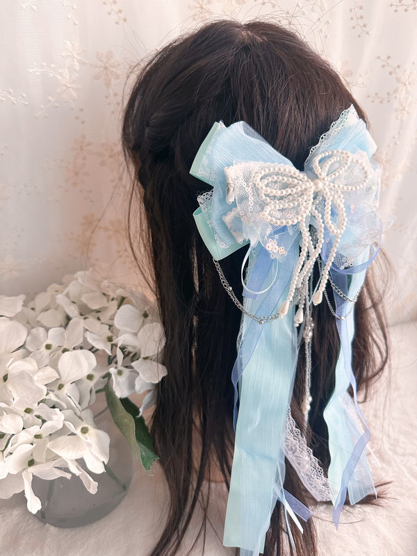 Long romantic blue streamers