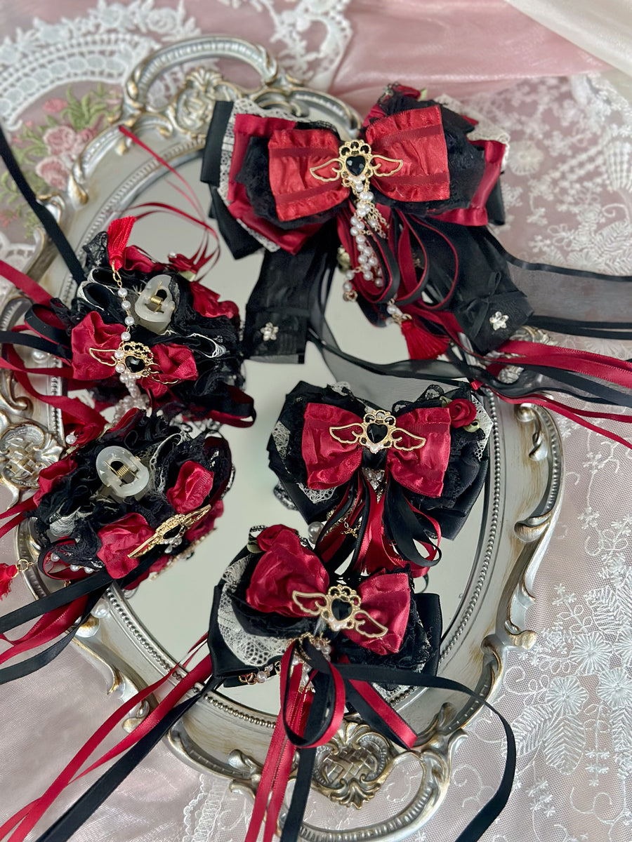 Black and red Lolita streamers