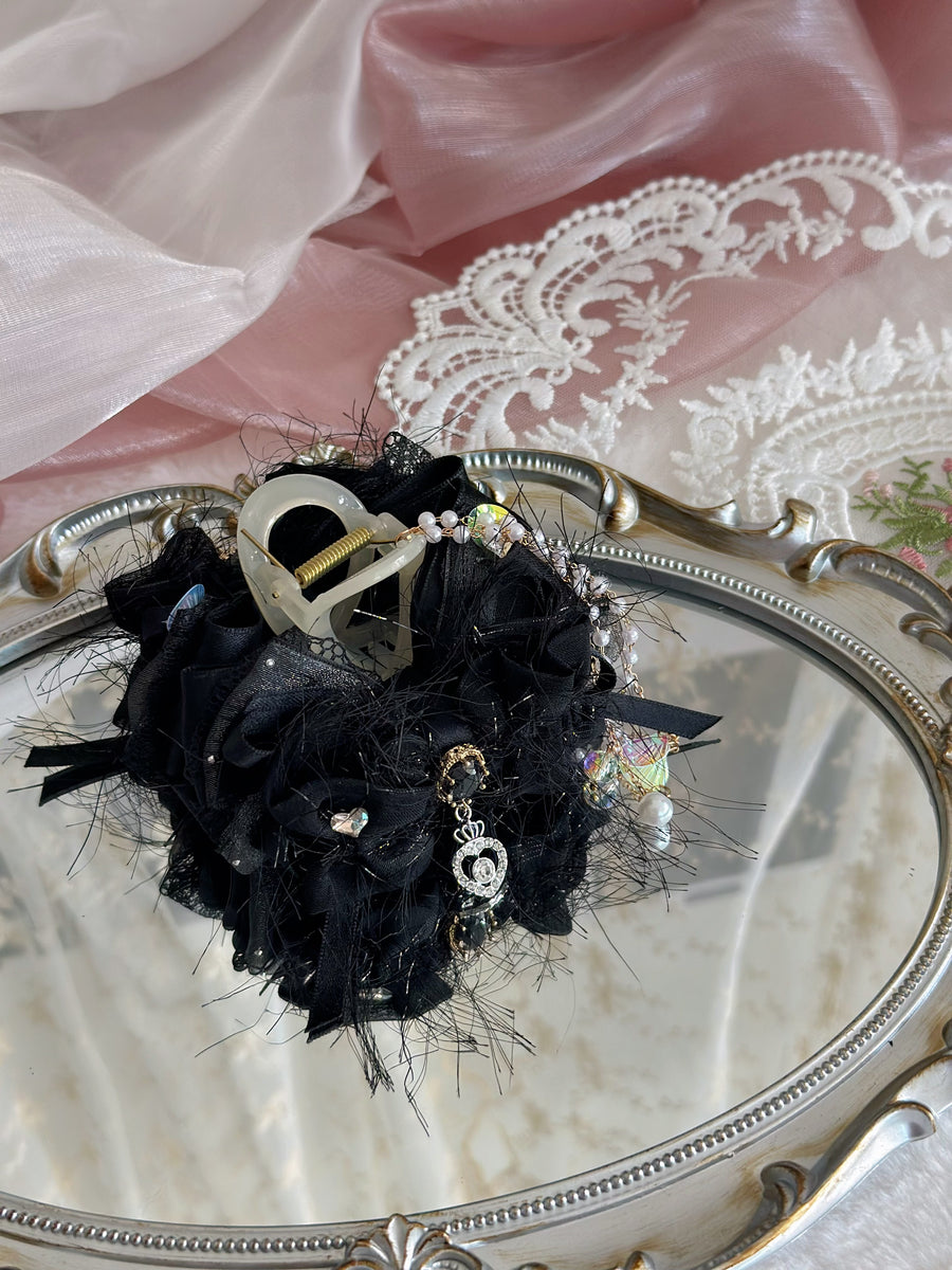 Black shiny bow medium grab